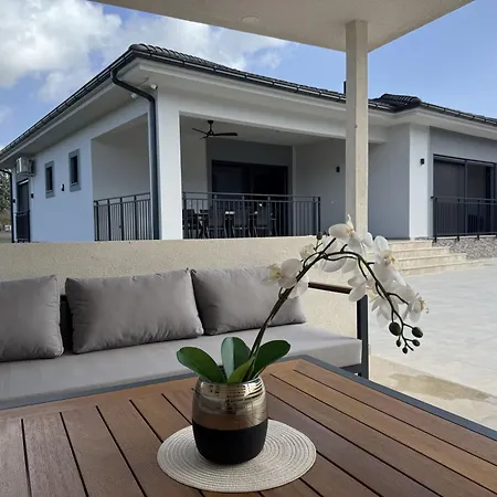 Melara Villa Kızılyurd